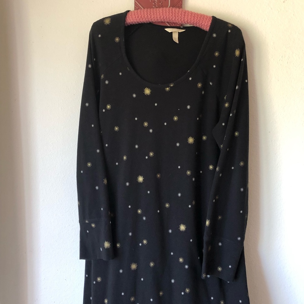 Soma XL floor length night gown with gold stars.